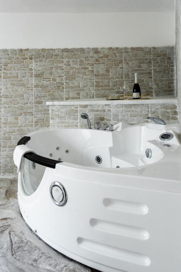 Lux Me - Jacuzzi & Suites Trastevere Gasthof