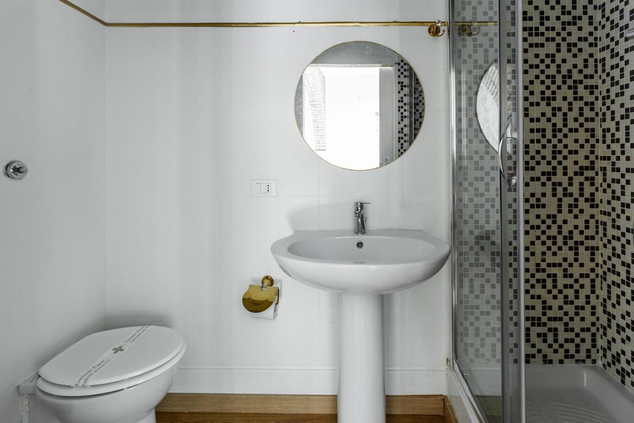 Lux Me - Jacuzzi & Suites Trastevere *