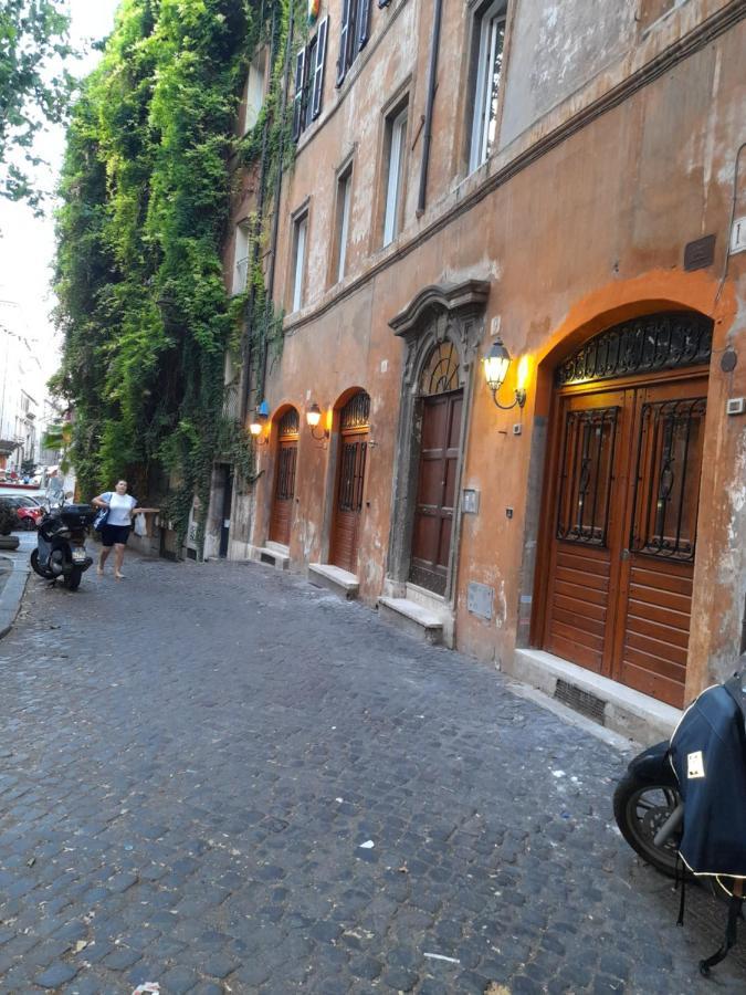 Navona Artist 7 * Roma