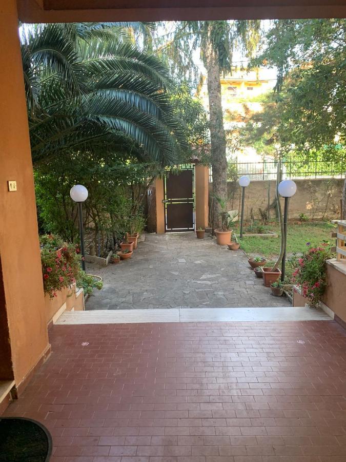 Castel Di Leva House Affittacamere *