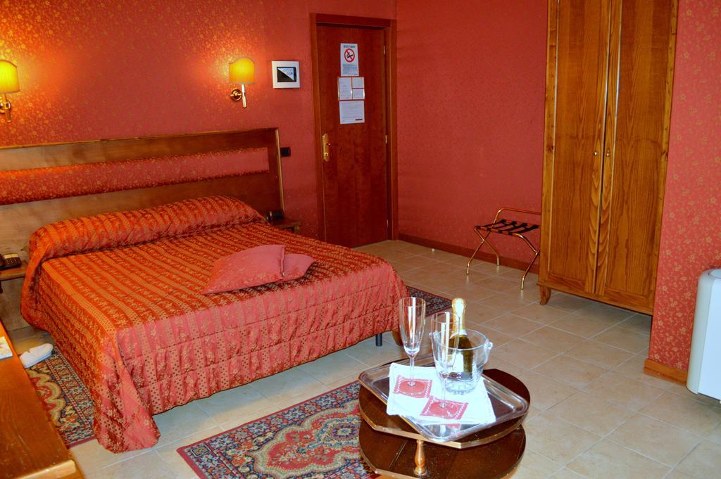 Hotell Shasa 3*