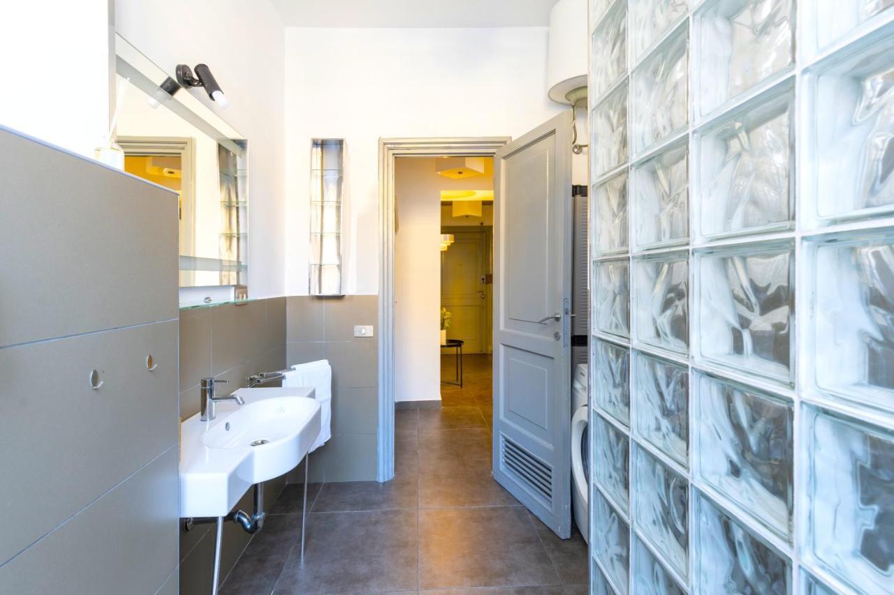 Hostly - Nicole Volturno- Full Center Apartment Rom
