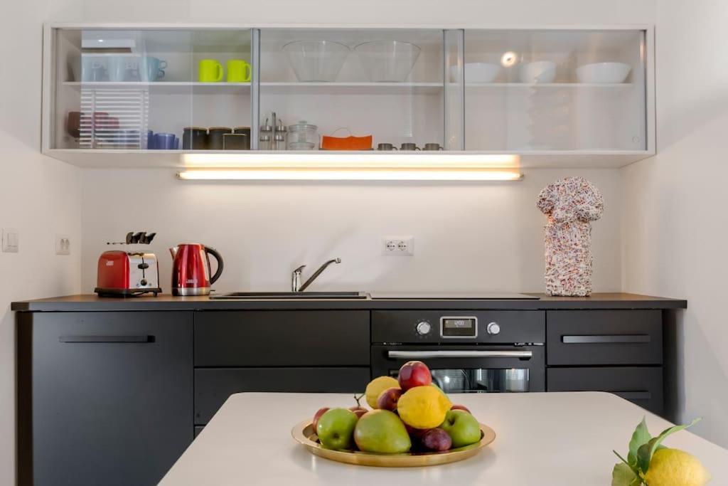 New! Design & Modern * Roma