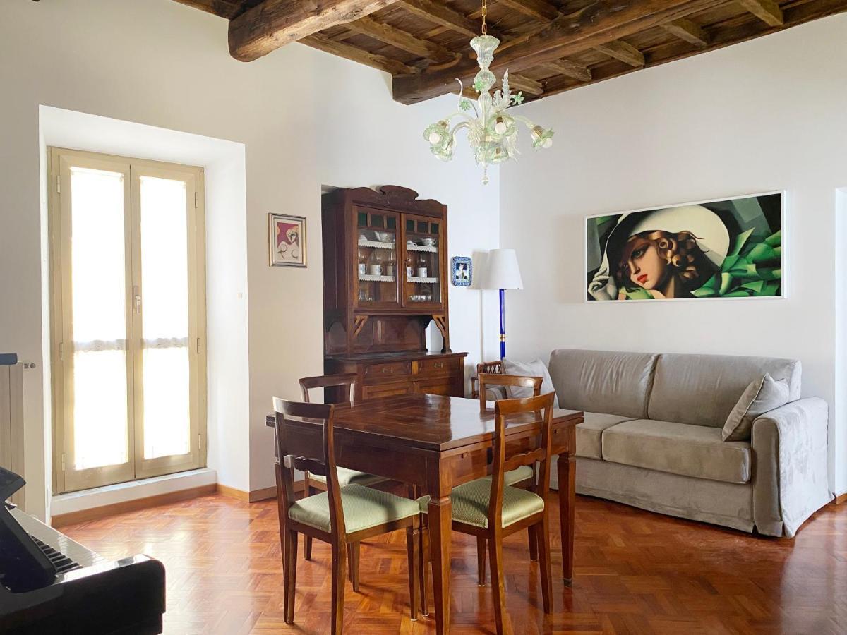 Enchanting In The Heart Of * Roma