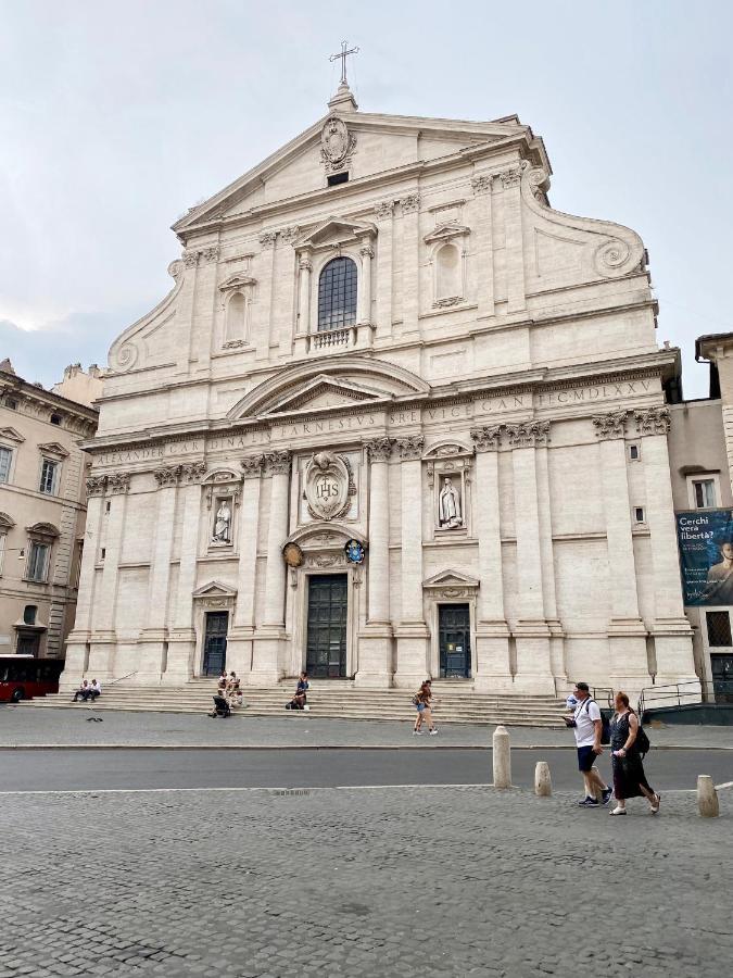 Enchanting In The Heart Of * Roma