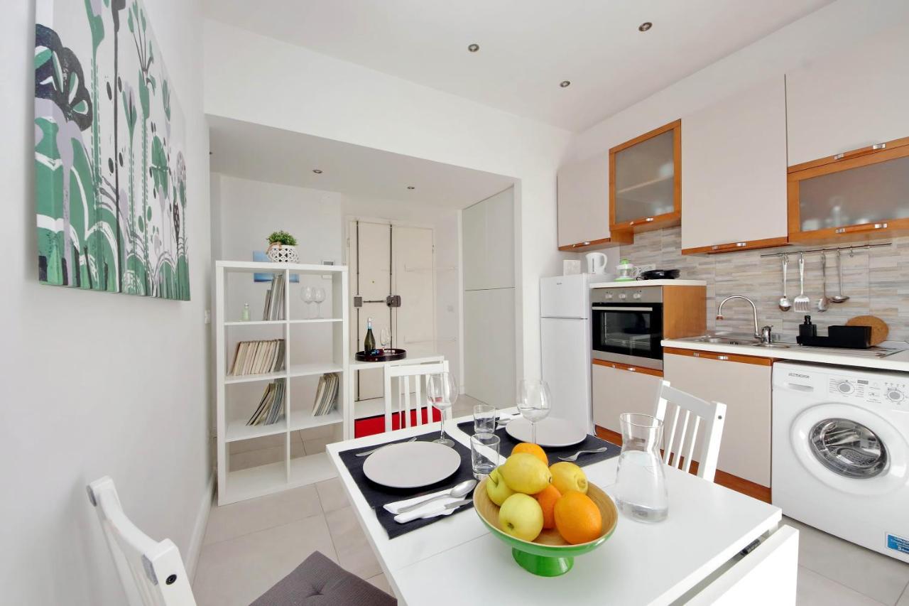 Castro Pretorio Suite: Retreat Near Termini Apartment *