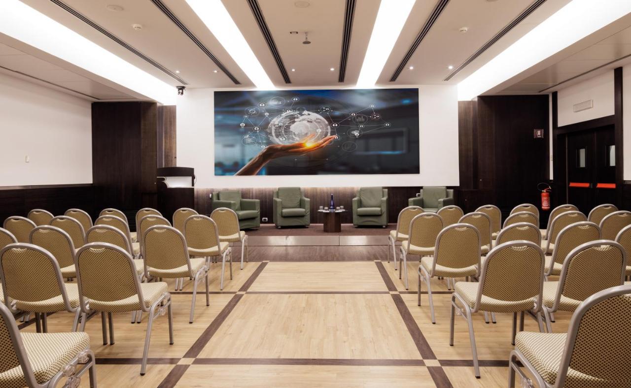 Western Universo 4* Rom