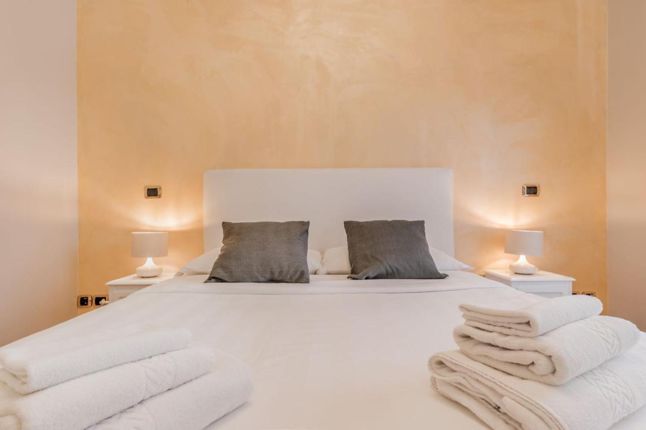 - Pietra Roma
