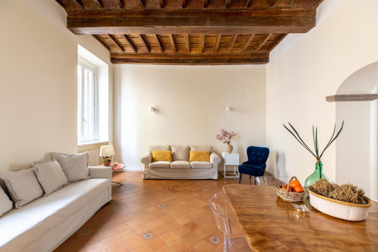 Iflat The Flowers Of Apartamento Roma