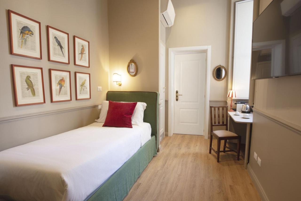 Donna Francesca Hotel *