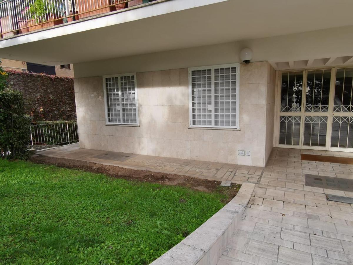 Domus B Corso Francia Apartamento