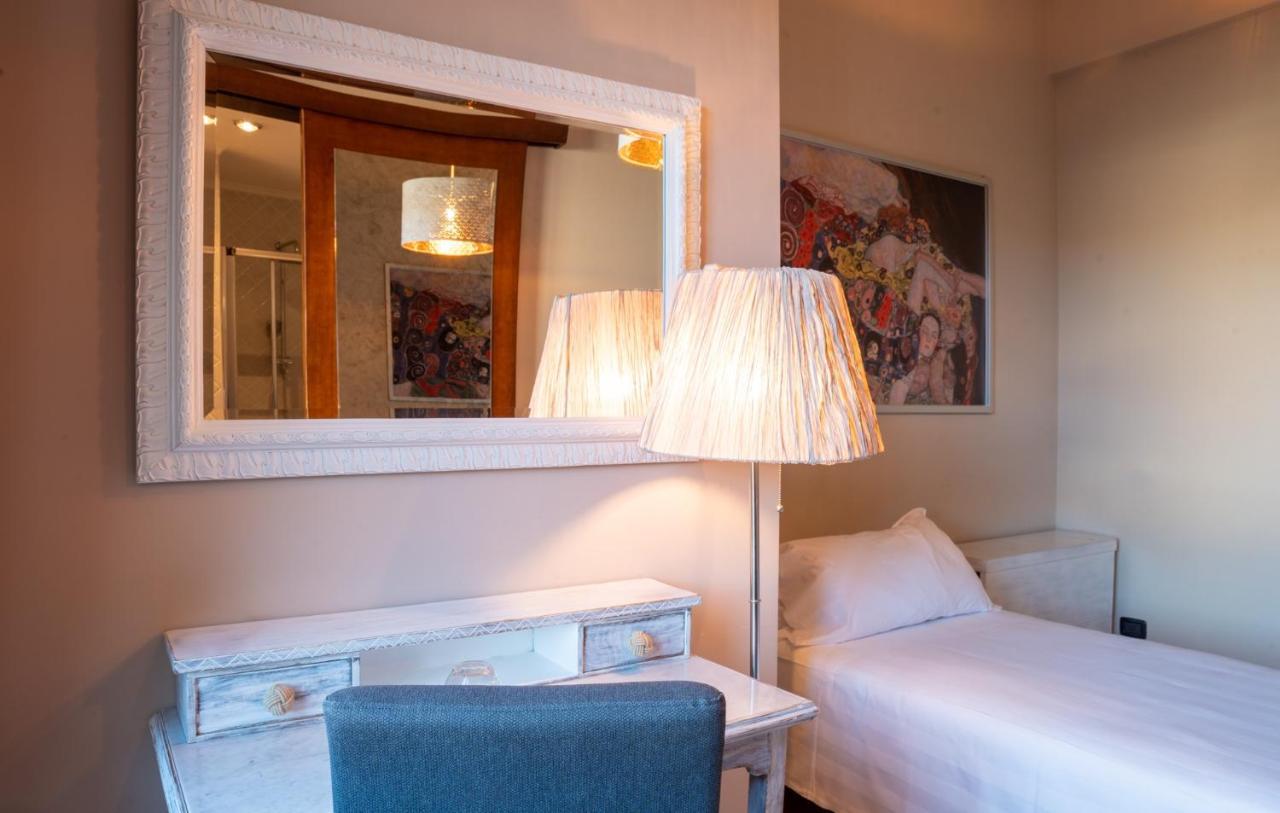 Th - Carpegna Palace Hotell