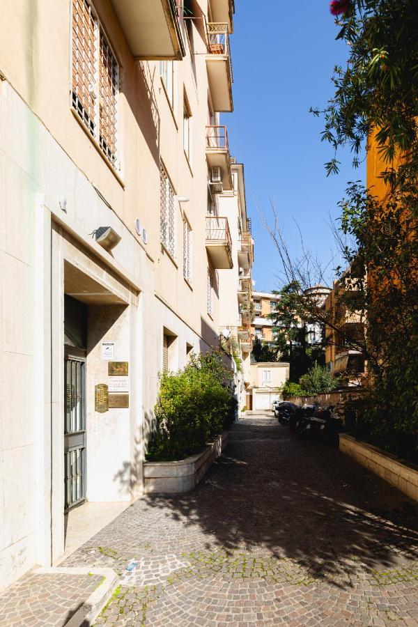 Domus Vaticana Apartamento *