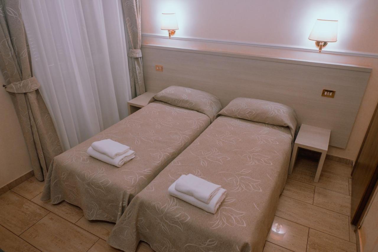 Hotell Aristotele 2*