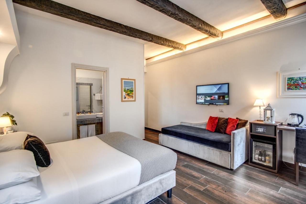 Tritone House Affittacamere 4*