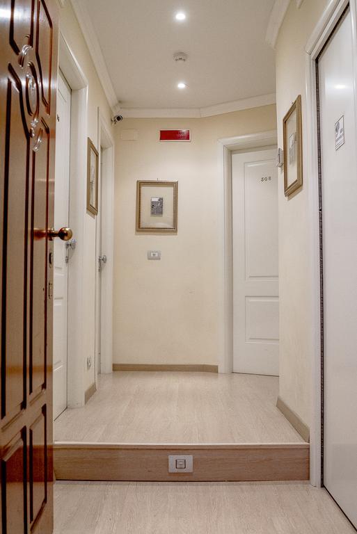 House 3* Rom