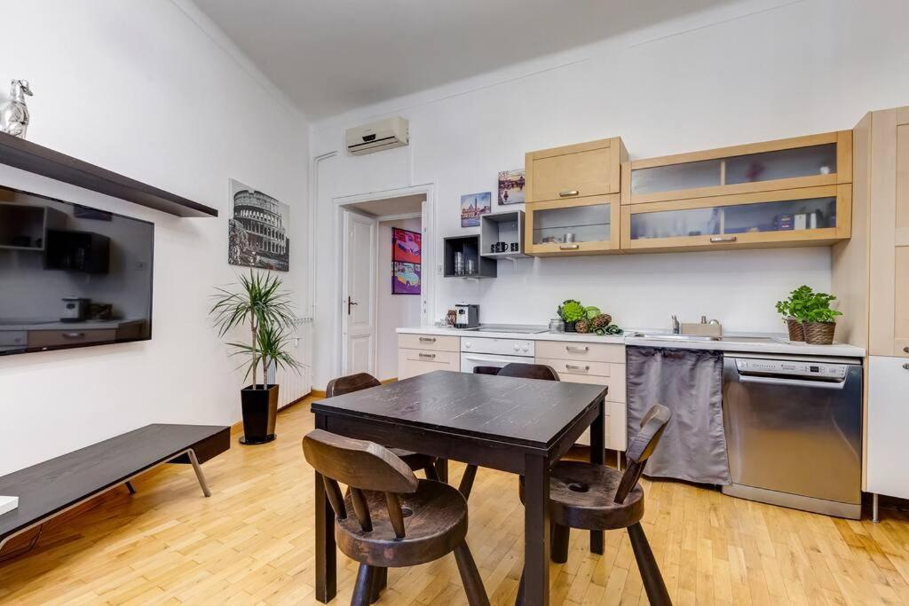 L&l Cozy 2-bdr In San Giovanni District *