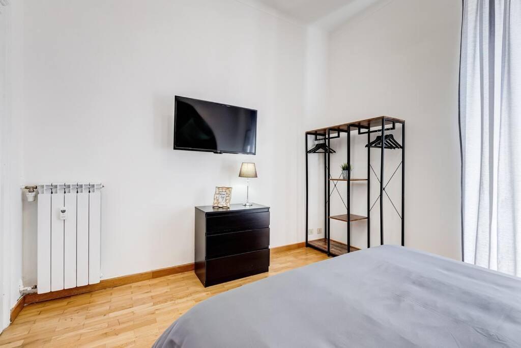 L&l Cozy 2-bdr In San Giovanni District Leilighet