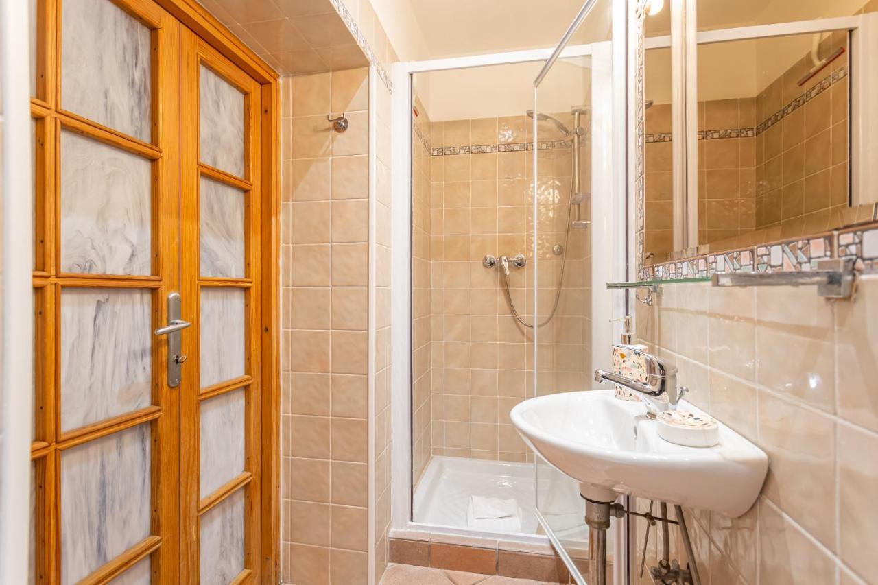 Trastevere Vintage Artistic Loft * Roma