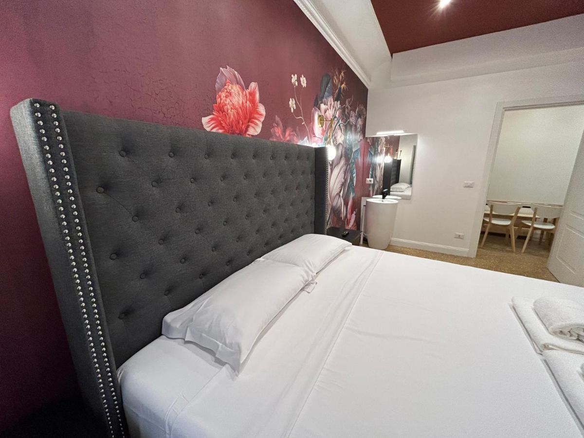Raffaello's Place Apartamento *