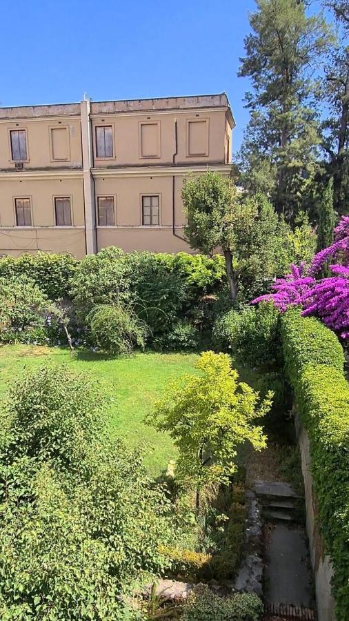 Acomodação com café da manhã  Riari Roma