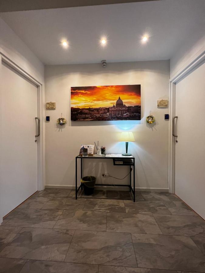 Vatican's Apartamento *