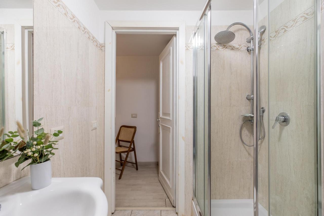 Basic - 350 M Far From Fontana Di Trevi Apartamento Roma