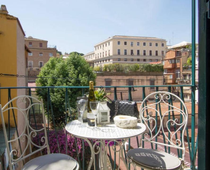 Borgo Pio 66 Apartment *