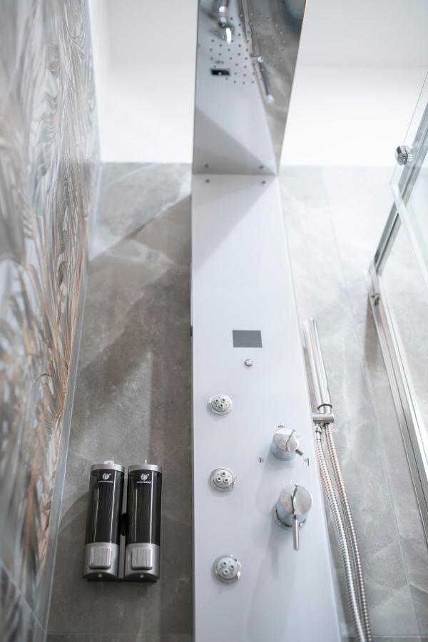 Catone Luxury * Rom