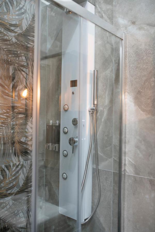 Catone Luxury * Rom
