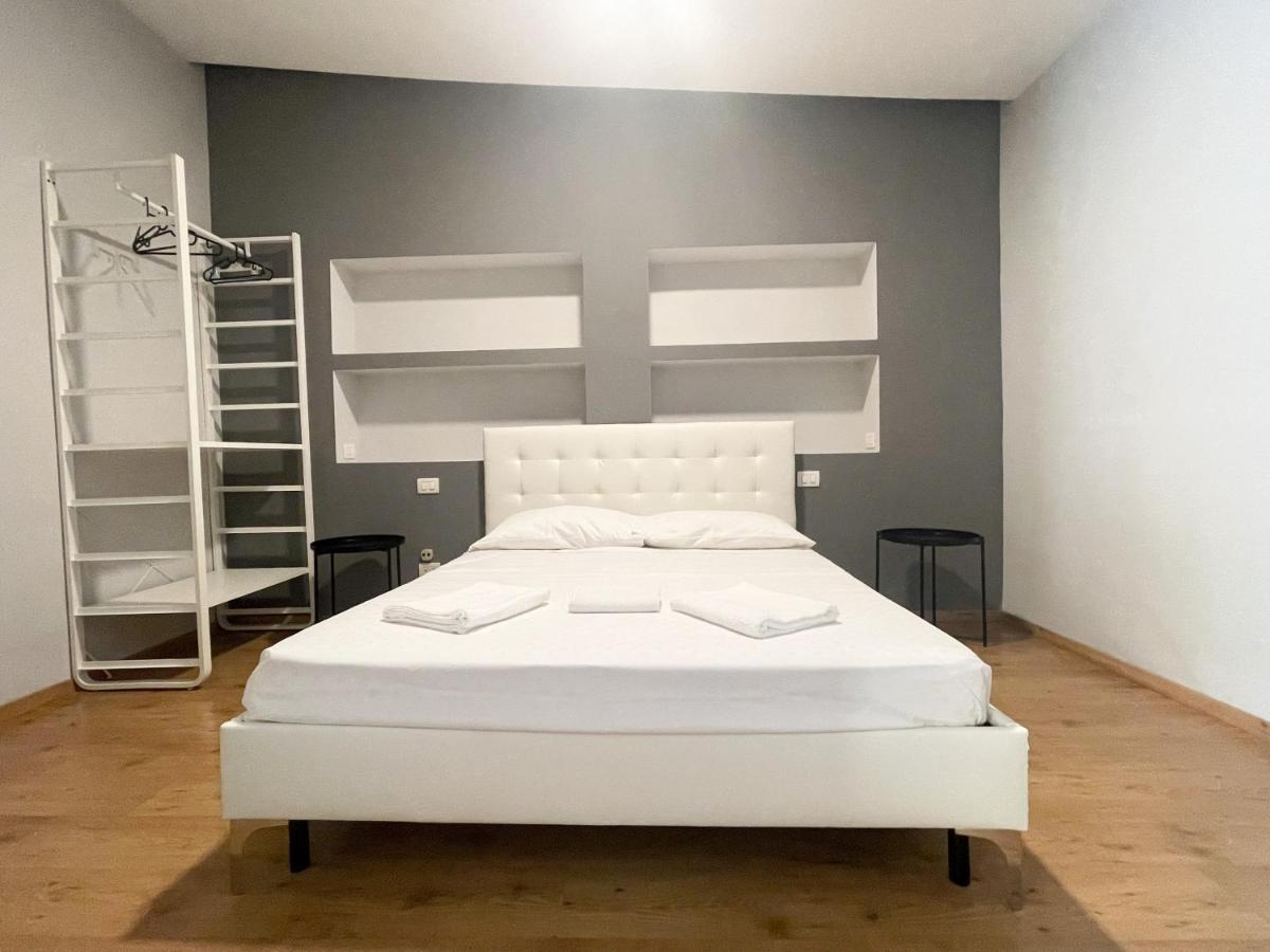 Tolemaide Boutique Rom