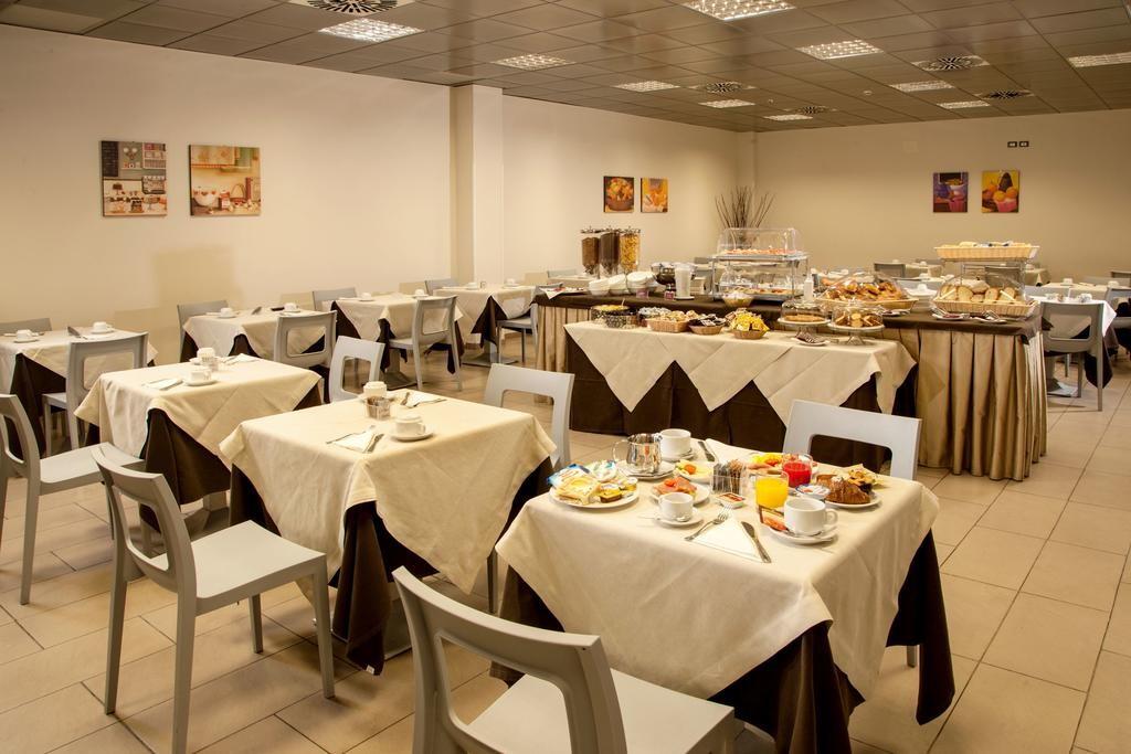 Artis Hotel 4*