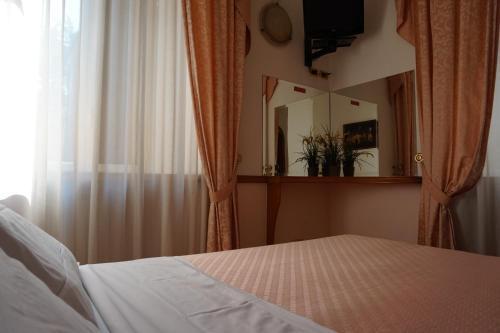 Hotel Green Hotel 2*