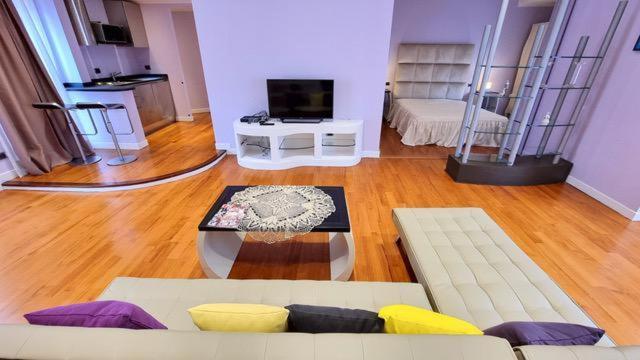 Attico Loft Con Terrazza-colosseo Apartamento *