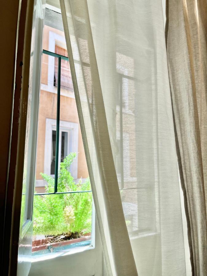 Glory House Navona Square