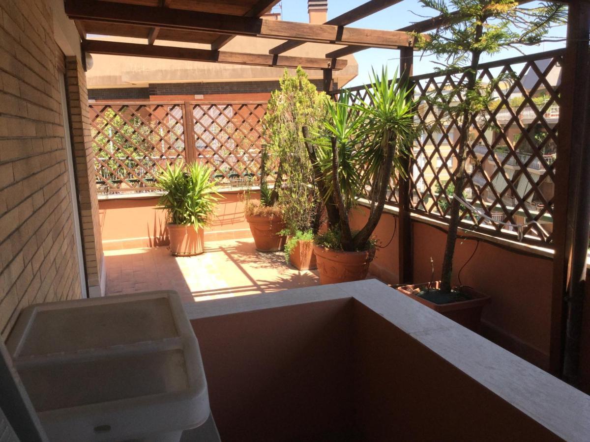 Delizioso Attico A Talenti Roma