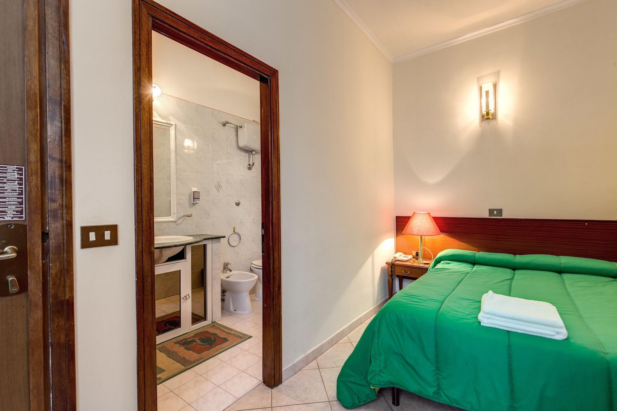 Cambridge Hotell 3*