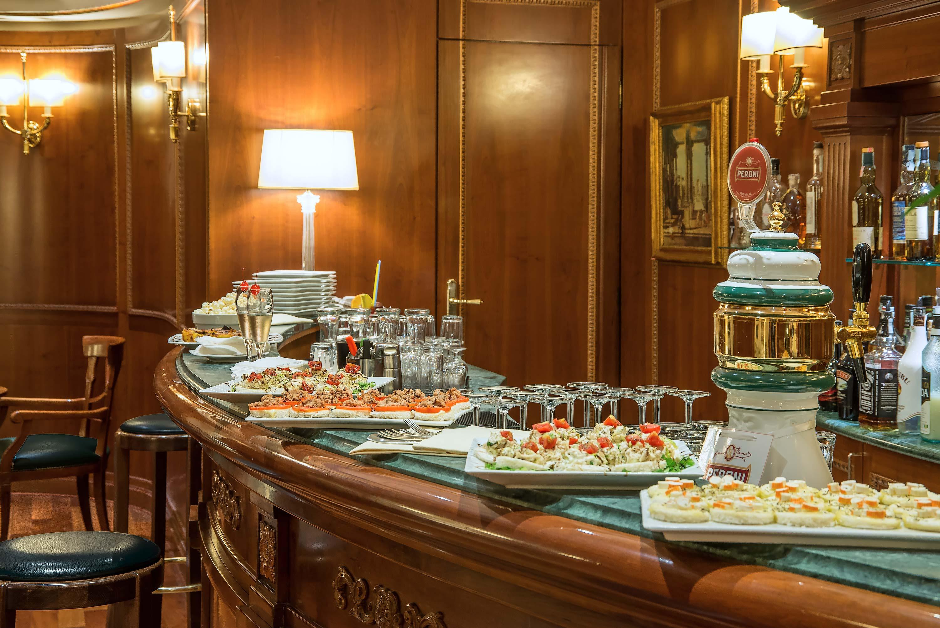 River Palace Hotell 4*