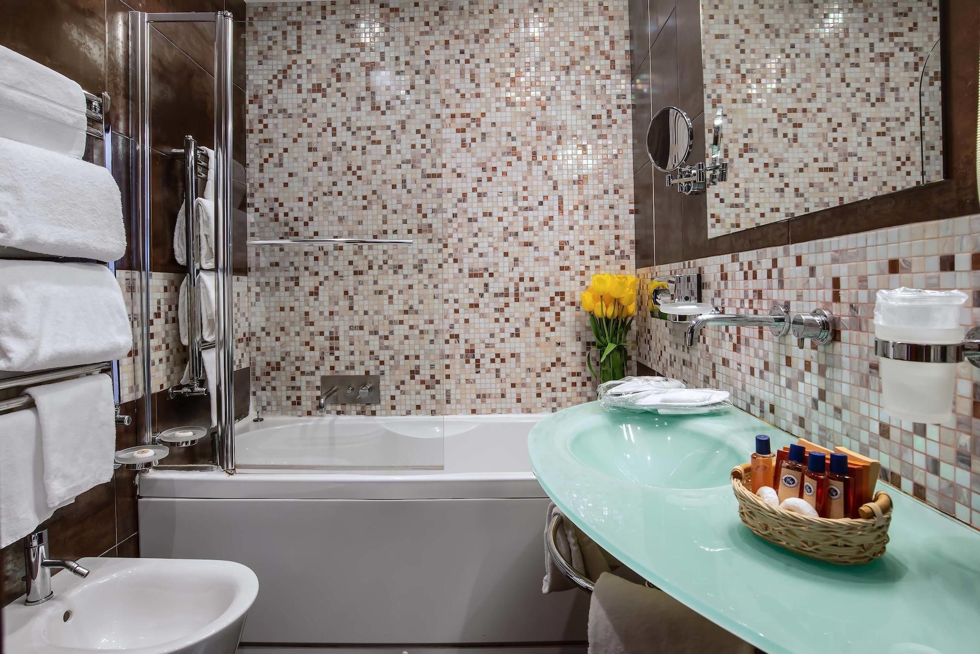 Memphis Hotell 4*