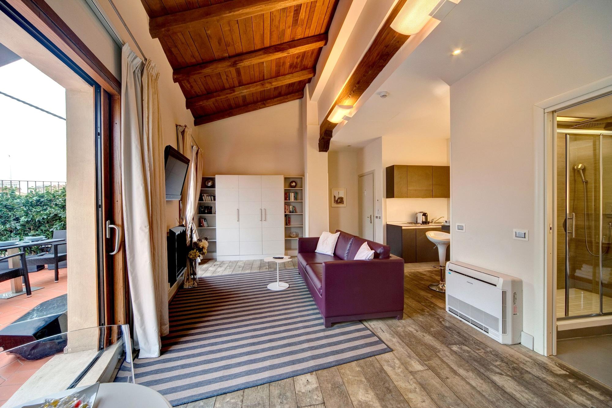 Navona Palace Luxury Apartment