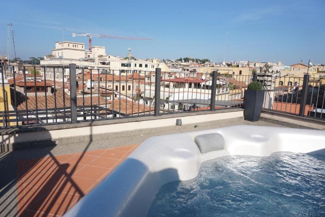 Trevi Palace Luxury Hotel 4*