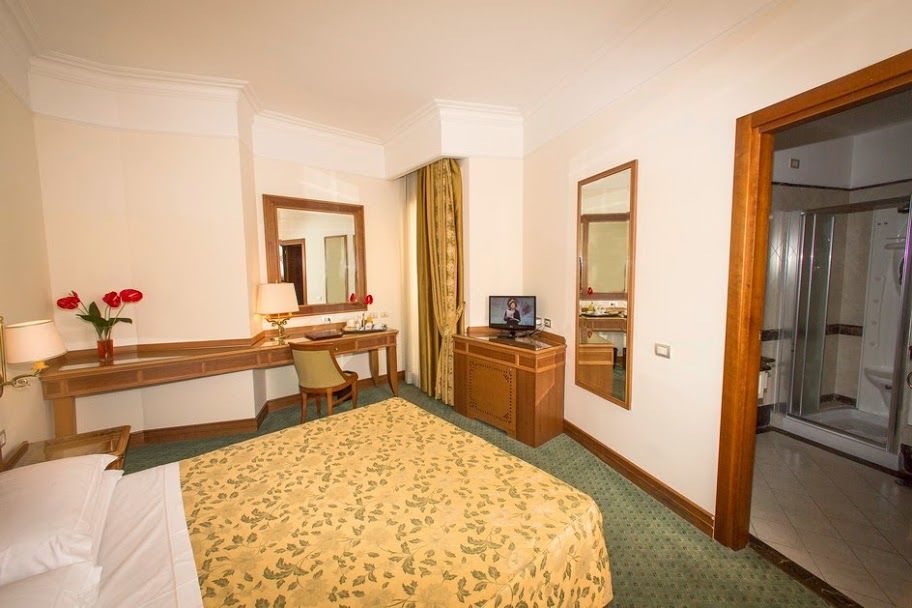 Sunrise Hotell 4*