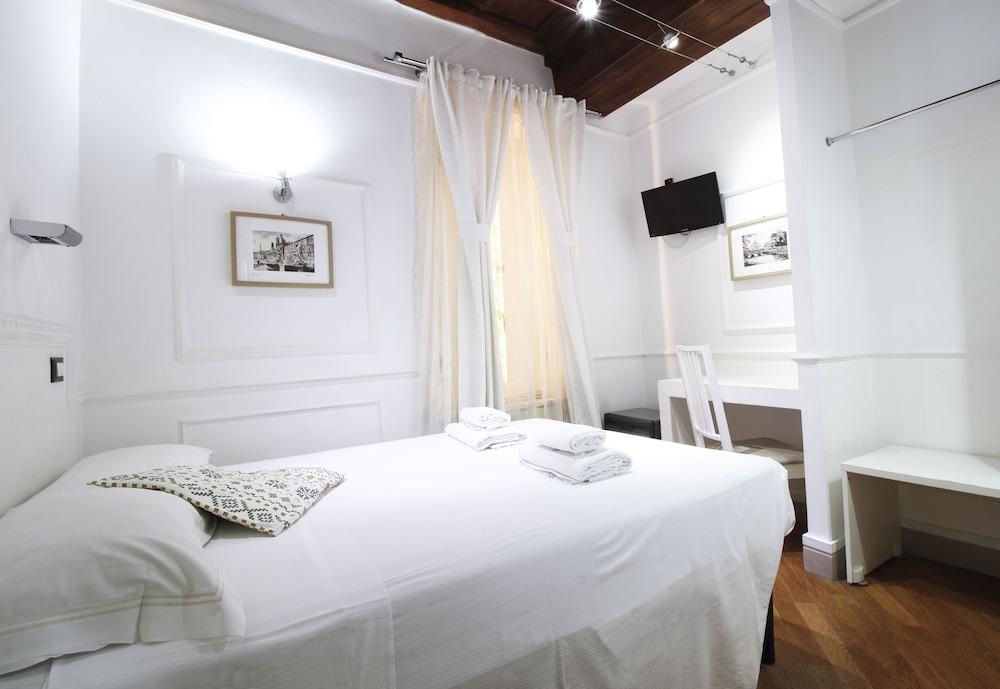 Gjestgiverier Domus Ester Roma