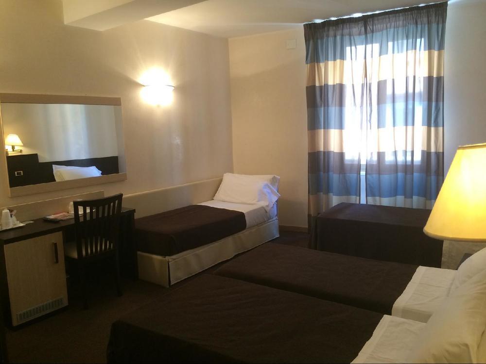 Tritone Hotell 3*