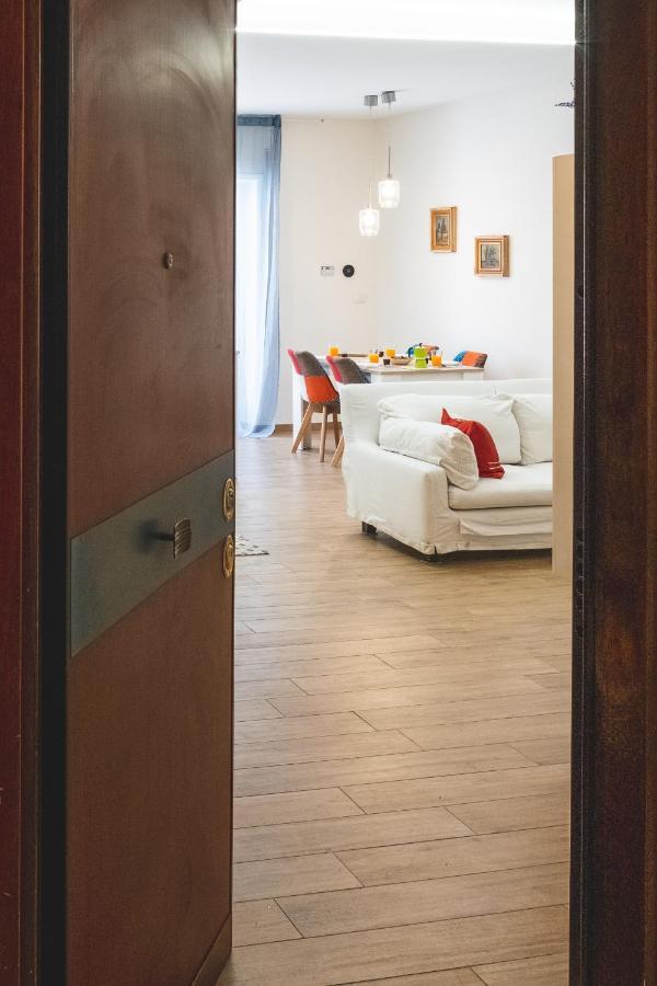 Cozy Flat With Terrace At Trastevere Train Station Apartamento