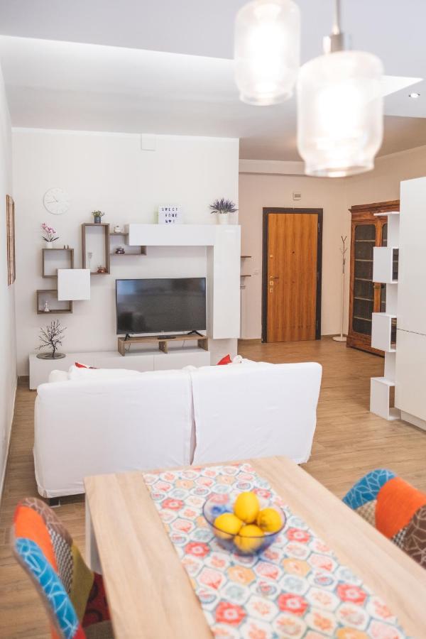 Cozy Flat With Terrace At Trastevere Train Station Roma