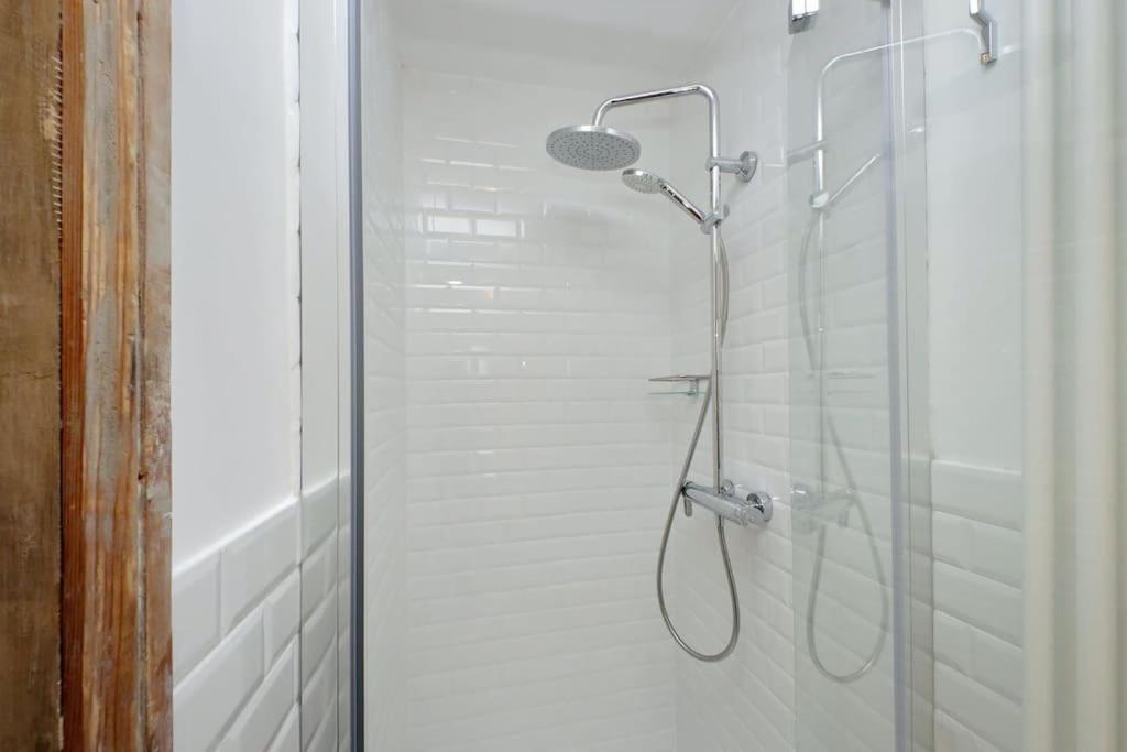 Bright Flat With Wonderful Views In The Centre Appartamento *