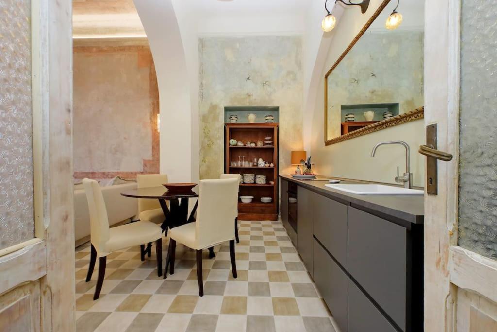 Bright Flat With Wonderful Views In The Centre Roma