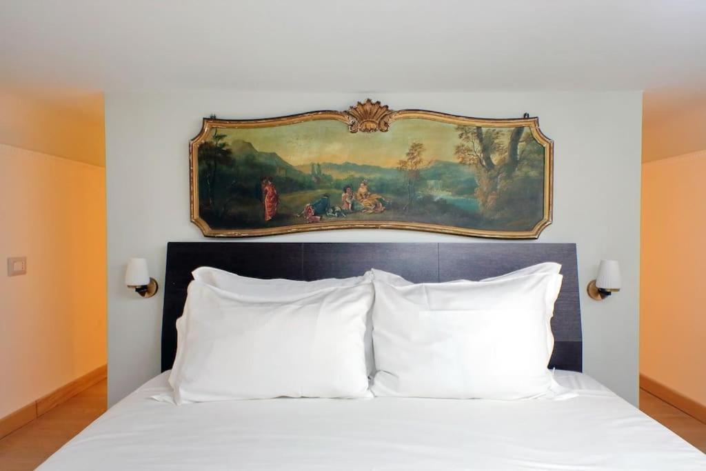 Bright Flat With Wonderful Views In The Centre Appartamento