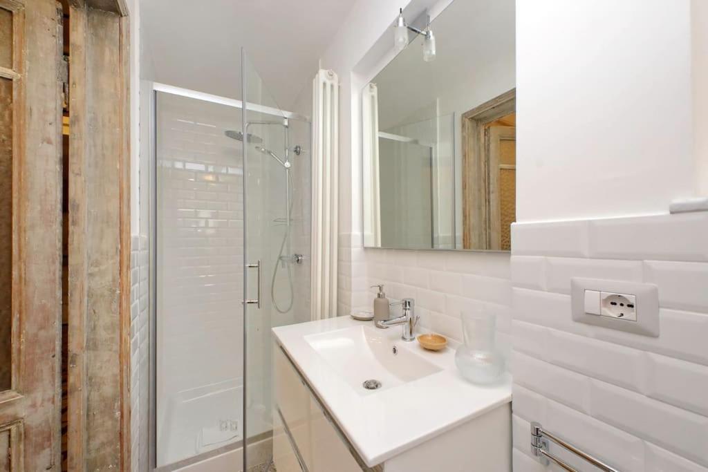 Appartamento Bright Flat With Wonderful Views In The Centre *